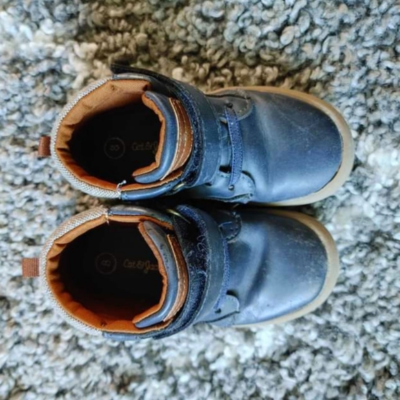 Toddler Size 8 Cat & Jack Boots - Picture 3 of 3